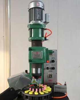 怎樣安全地操作氣液增壓鉚接機(jī)？